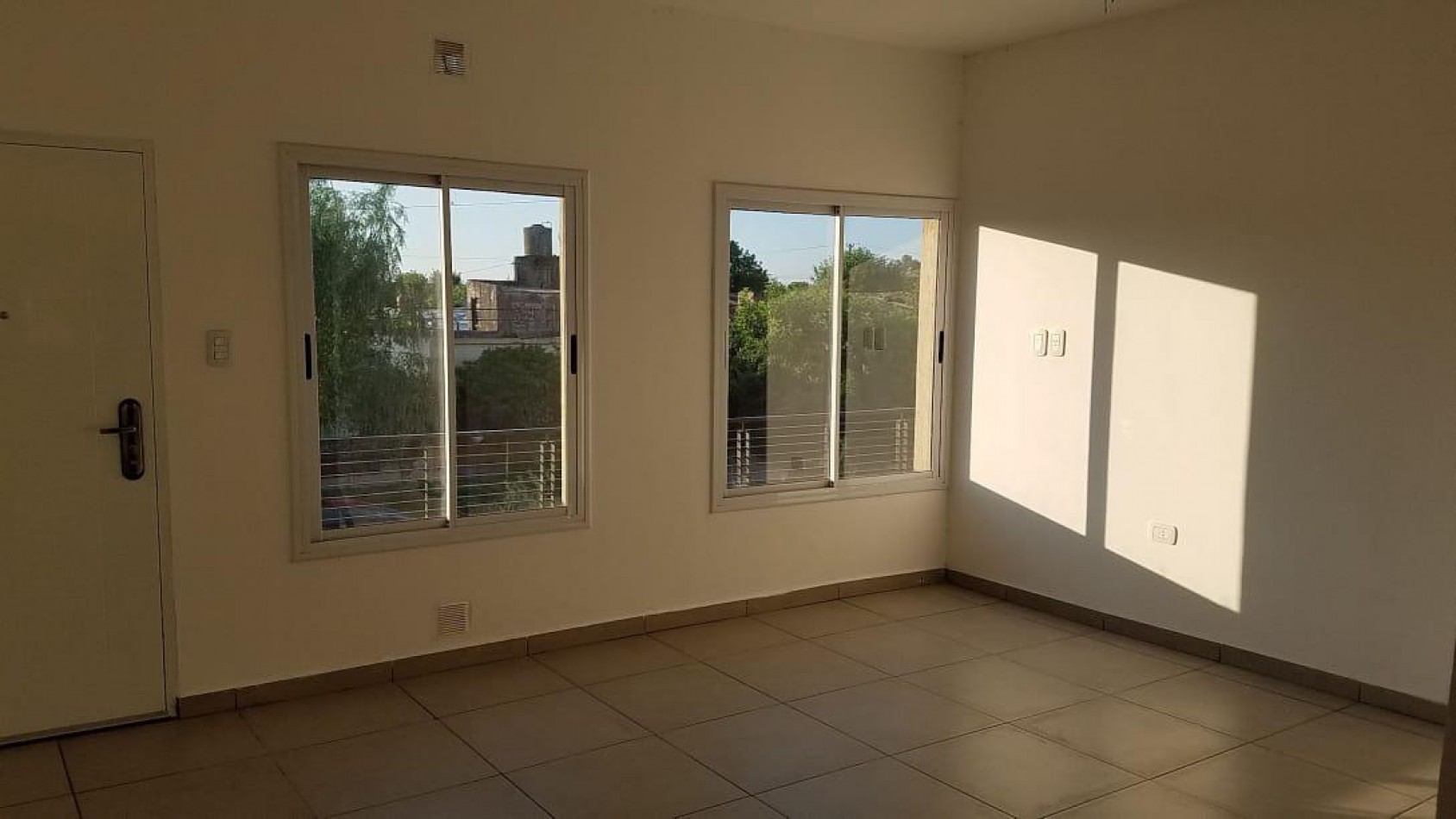 DEPTO EN VENTA |  RIVADAVIA Y GIACINTI |  BRAGADO