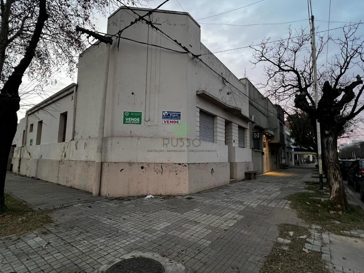 CASA EN VENTA | ESQUINA BELGRANO E ITALIA | BRAGADO